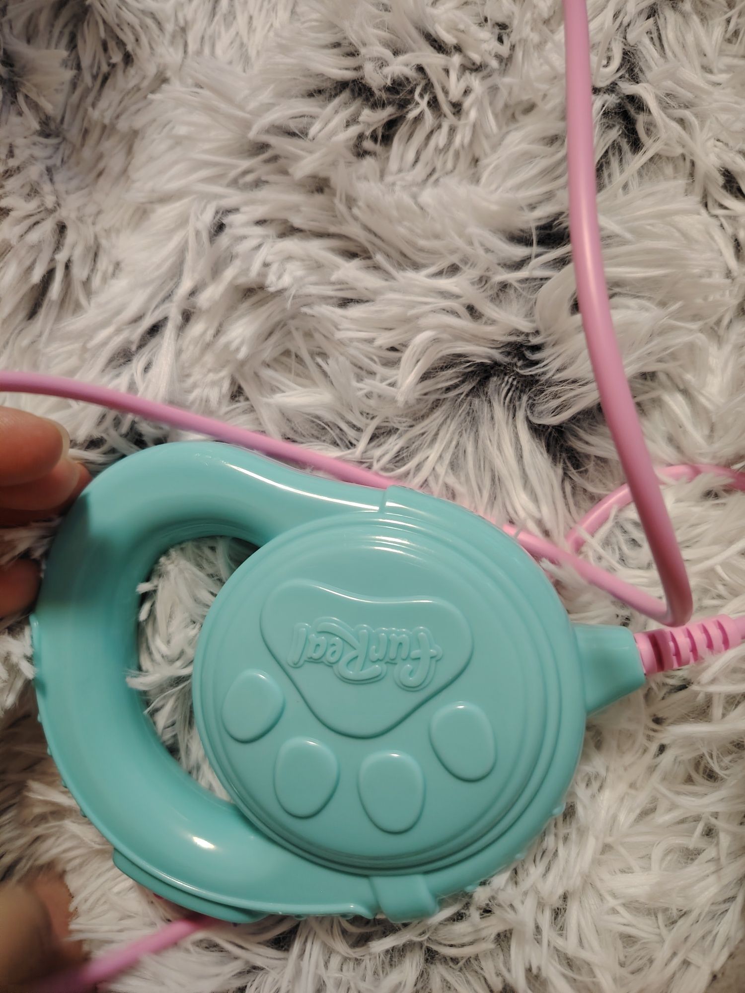 HASBRO FUR REAL Танцуващото кученце GoGo