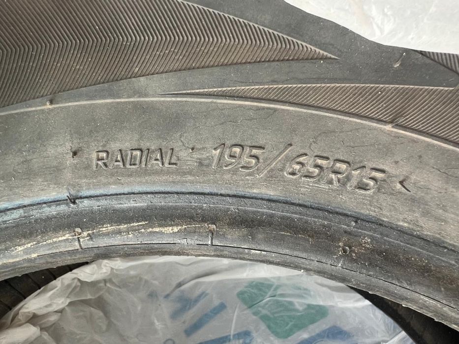 Зимние шины на Тойота короллу 195/65R15