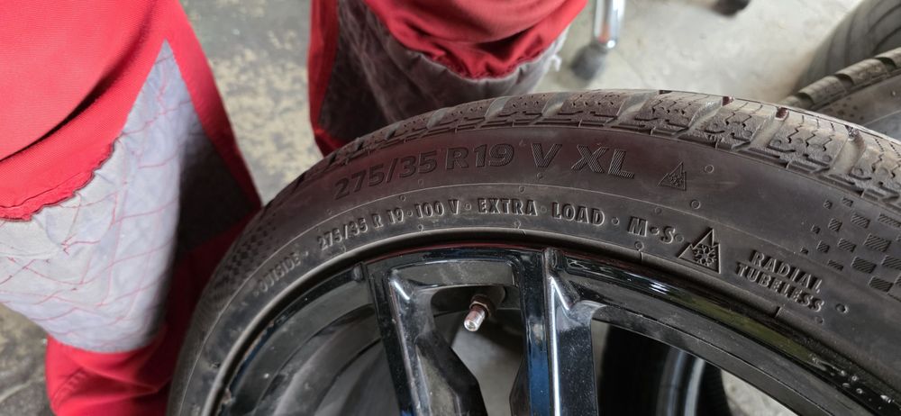 Гуми 2бр 275/35/19 - 420лв