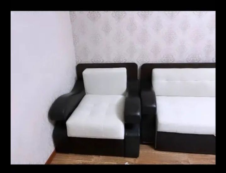 Продам диван с креслом.