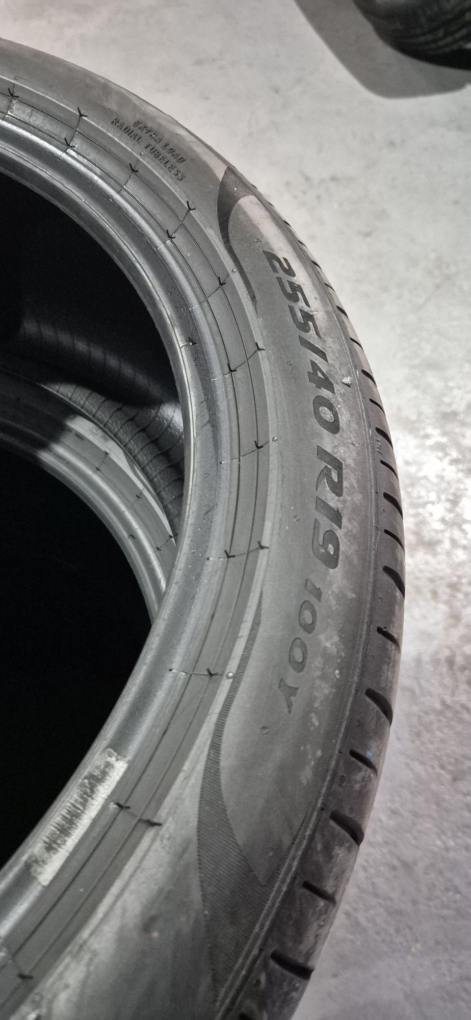 255 40 19 Pirelli 2023