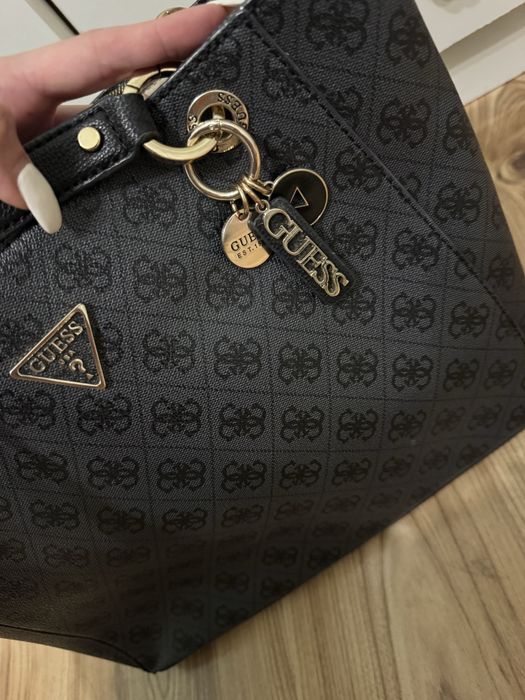 оригинална чанта Guess