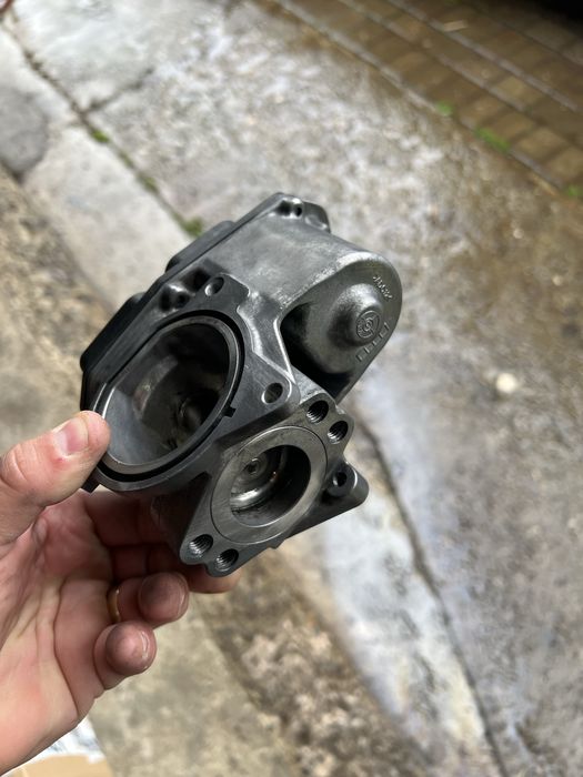 Supapa EGR Volkswagen Passat B6 2.0 TDI BKP BKD 140 cp