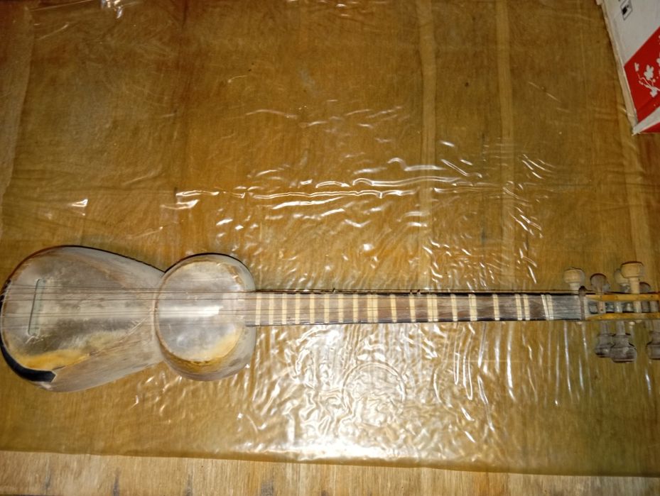 Rubob sotiladi kelishilgan narxda