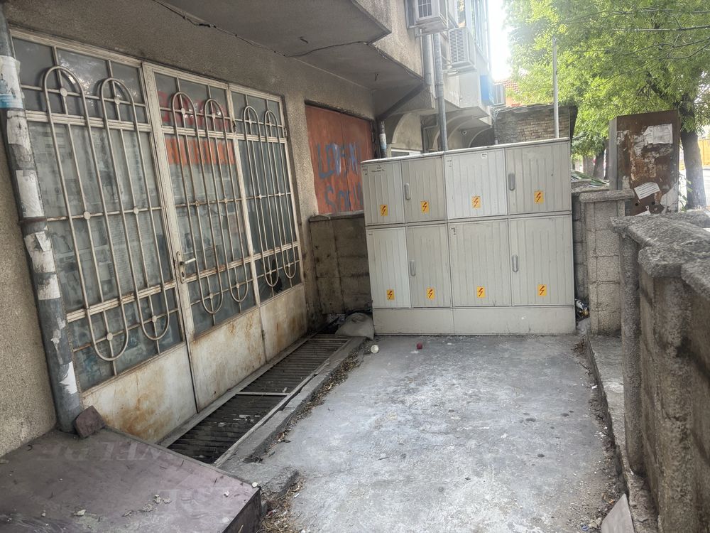 Магазин на две нива Варна Колохозен пазар ул.Кракра