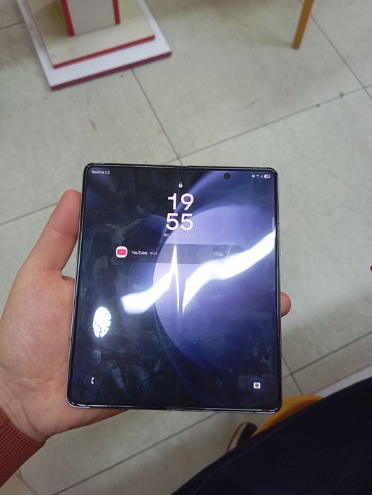 Срочно продается Z Fold5 Glaxy в хорошем состоянии