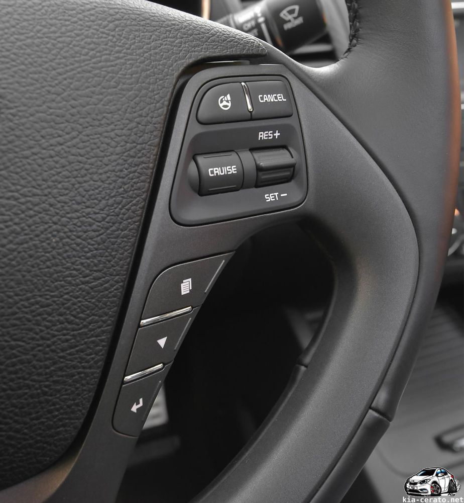 Мультируль( кнопки руля) Kia Cerato !