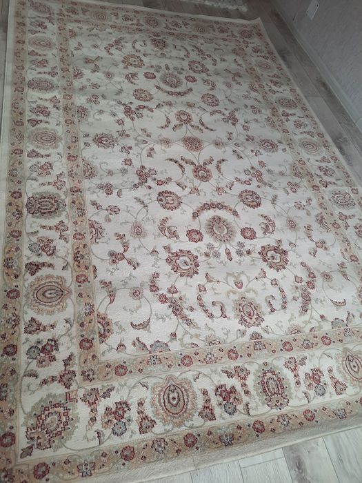 Продам ковёр 2.3