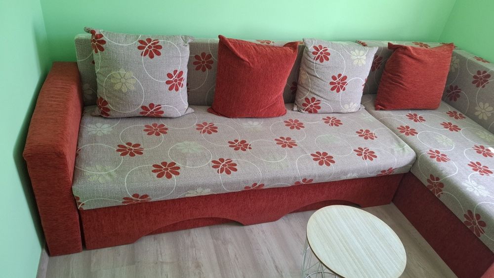 Продавам разтегателни дивани