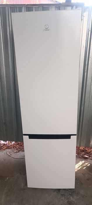 Продам холодильник возможно доставка