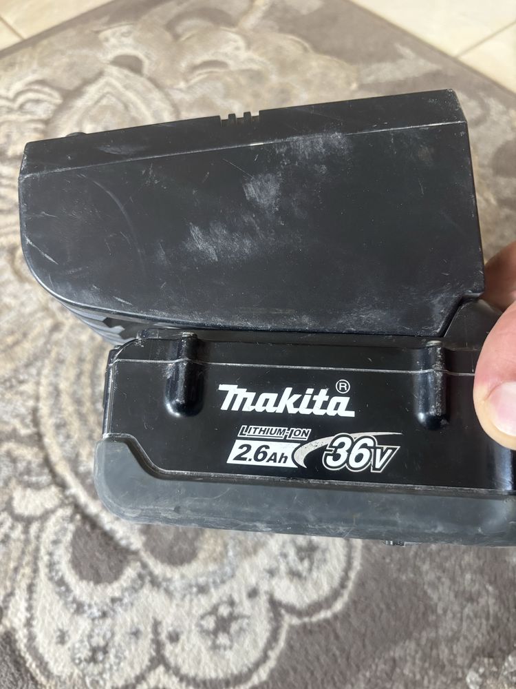 Макита-батерия със зарядно