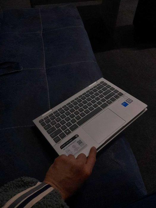 Hp noutbuk sotiladi.