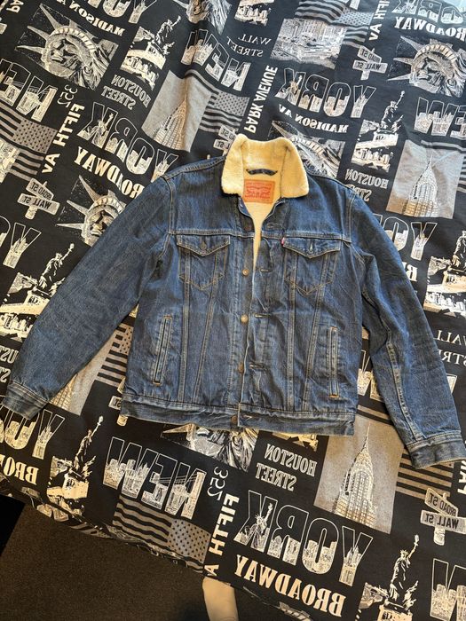 Дънково яке на марка Levis………