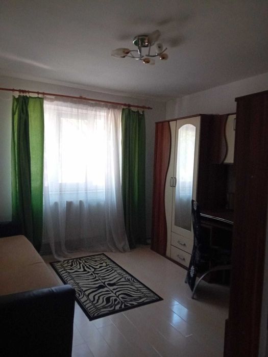 1 cameră in apartament de 3 camere