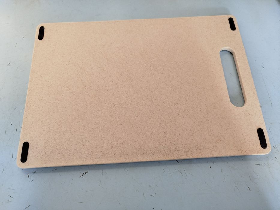 Половники, ложки ,разделочная доска,чеснокодавилки, скалки