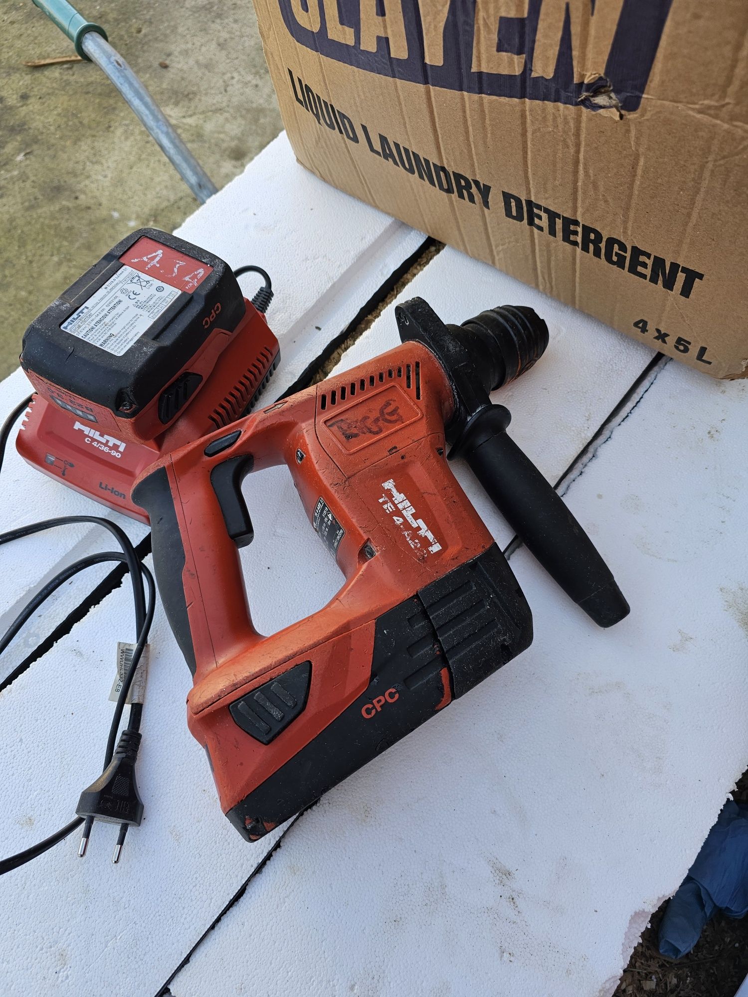 Rotopercutorul Hilti TE 4A22