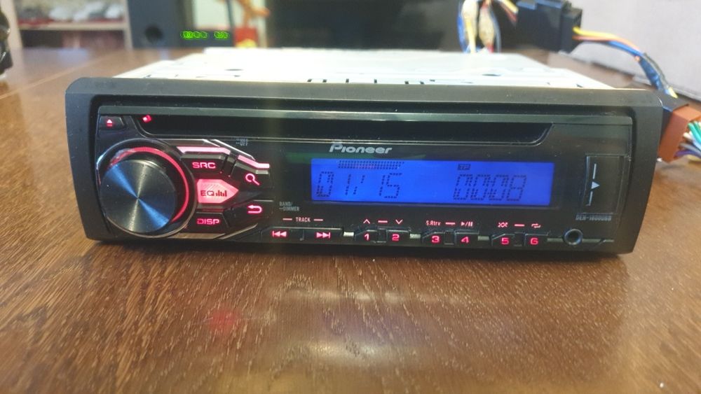 Авто радио плеър музика за кола Пайнер Pioneer CD MP-3 USB AUX