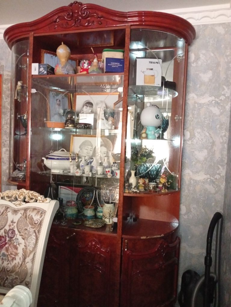 Стенка сотилади. Холати яхши. Самарканд шахри Сагдияна Париж