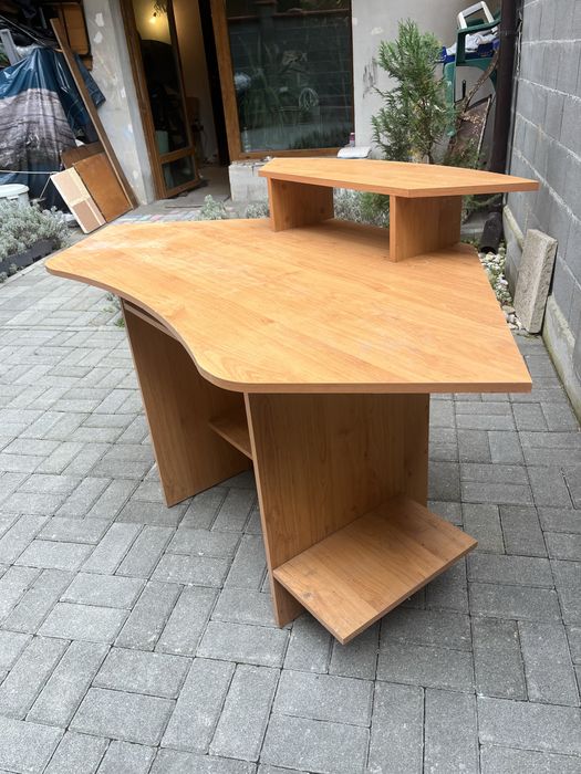 Ъглово бюро