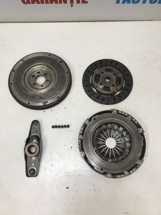 Kit ambreiaj volanta 1.6 5+1 BSE BGU BFQ AVU Golf 5 Jetta Touran A3