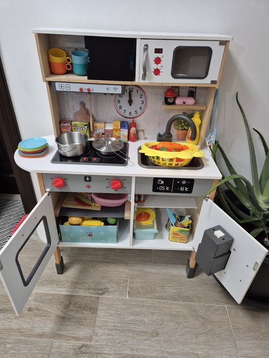 Детска дървена кухня