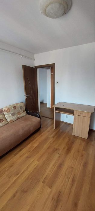 Inchiriez  apartament Rovine