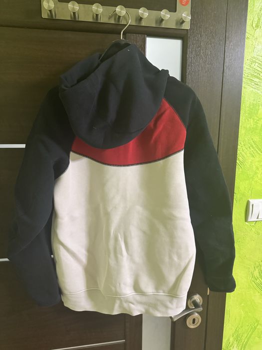 Продавам Nike Tech Fleece горнище