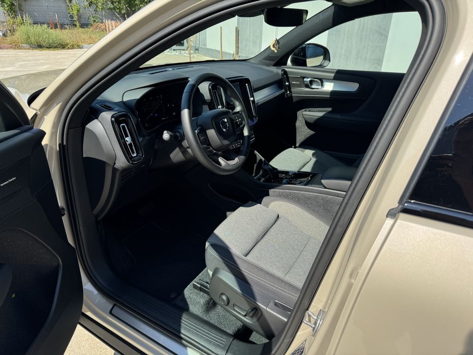 Volvo XC 40 - B3 MildHybrid - Benzină