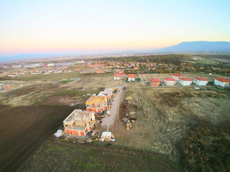 Продава се Къща в с. Гурмазово, Област София-област - 320 кв.м за 1094 €/кв.м - Снимка #1