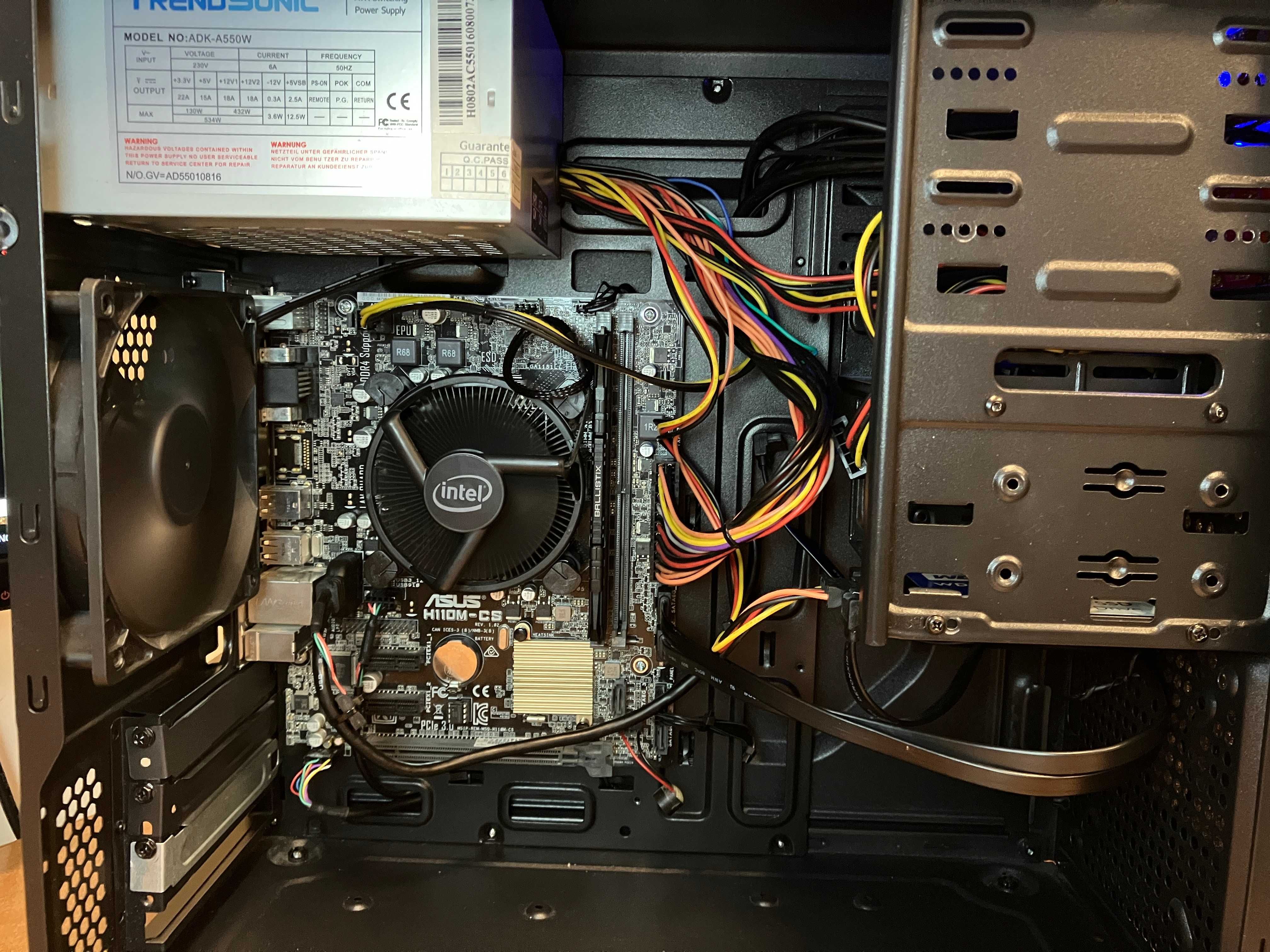 Настолен компютър / i3 7100 / 8GB RAM / Win10 pro