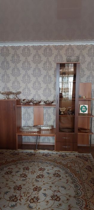 Горка мебельная в хорошем состоянии