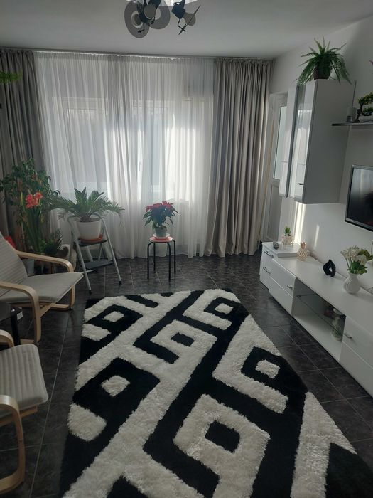 Vand apartament 3 camere