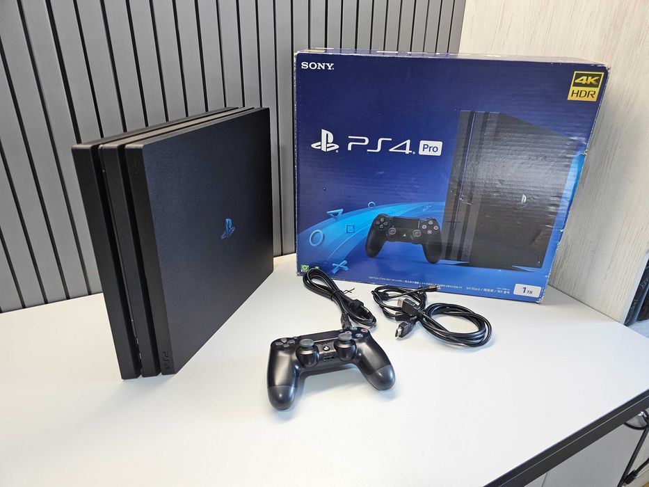 ПРОДАМ PlayStation 4 PRO 1TB + 20 Топ Играми / Состояние ОТЛИЧНОЕ.