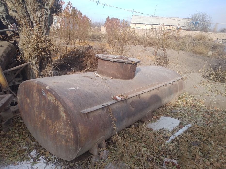 Емкость 2 тонна сотилади