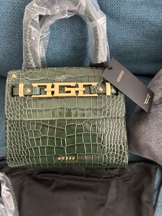 Чанта GUESS. 100% оригинал.Нова.Естествена кожа.С етикети,всичко от до
