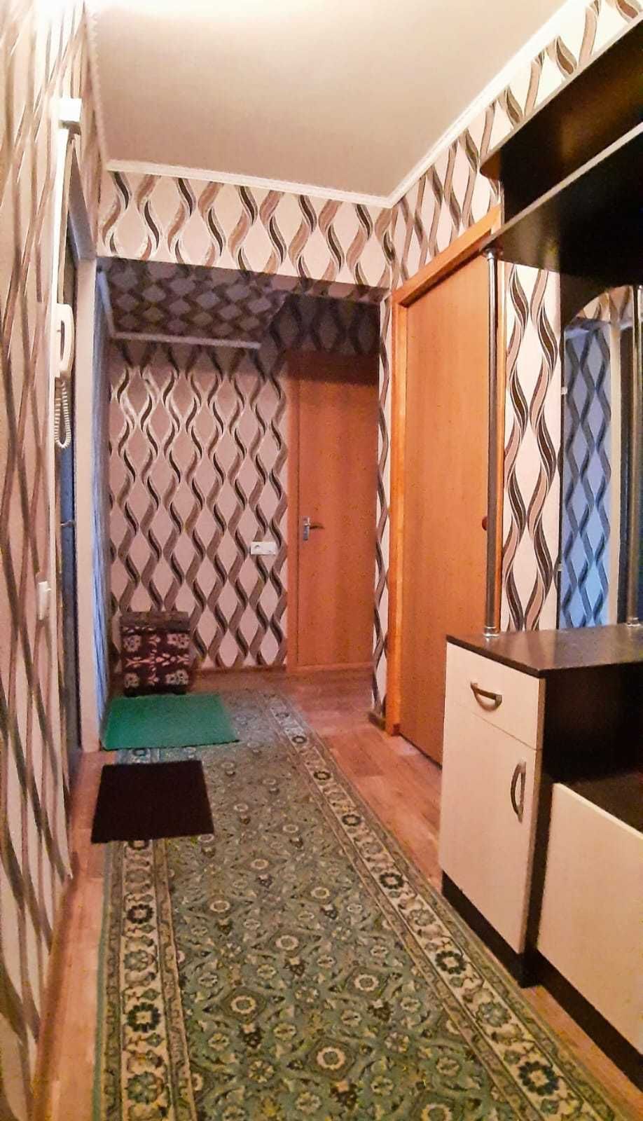 Продадим 2х комнатную квартиру, улучшенная, в центре