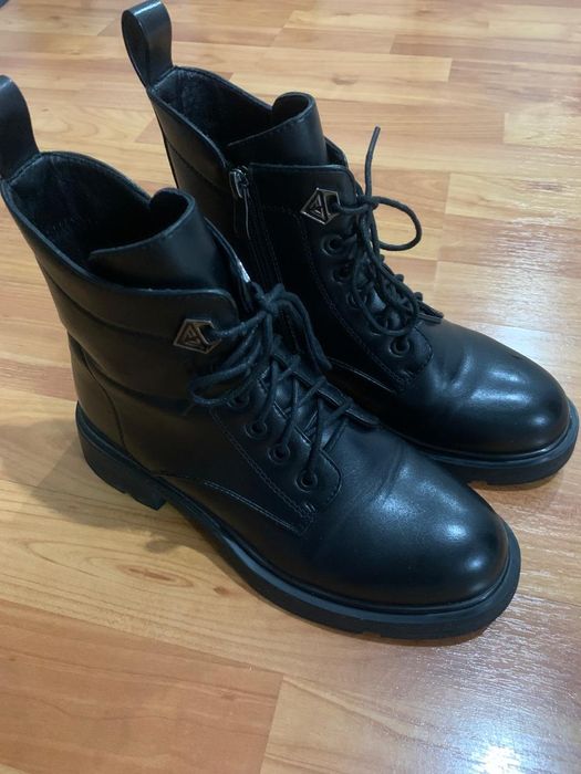 Продаются ботинки осень-весна