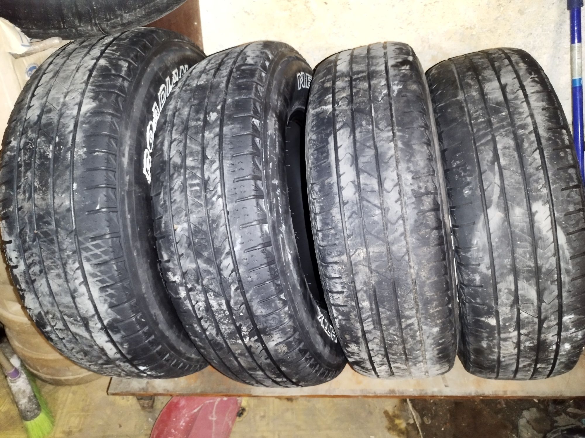 Продам шины 225/75  R16