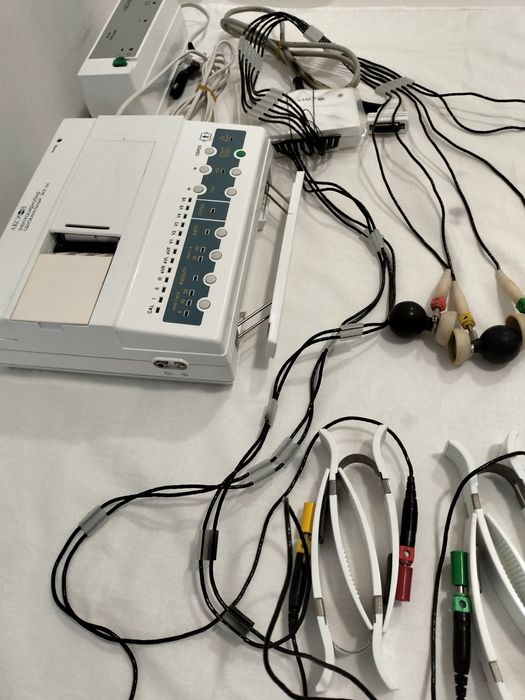 Подаётся Электрокардиограф одно-канальный К1Т-04 "АКСИОН"