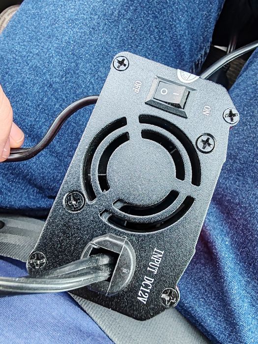 Invertor 12v la 220v