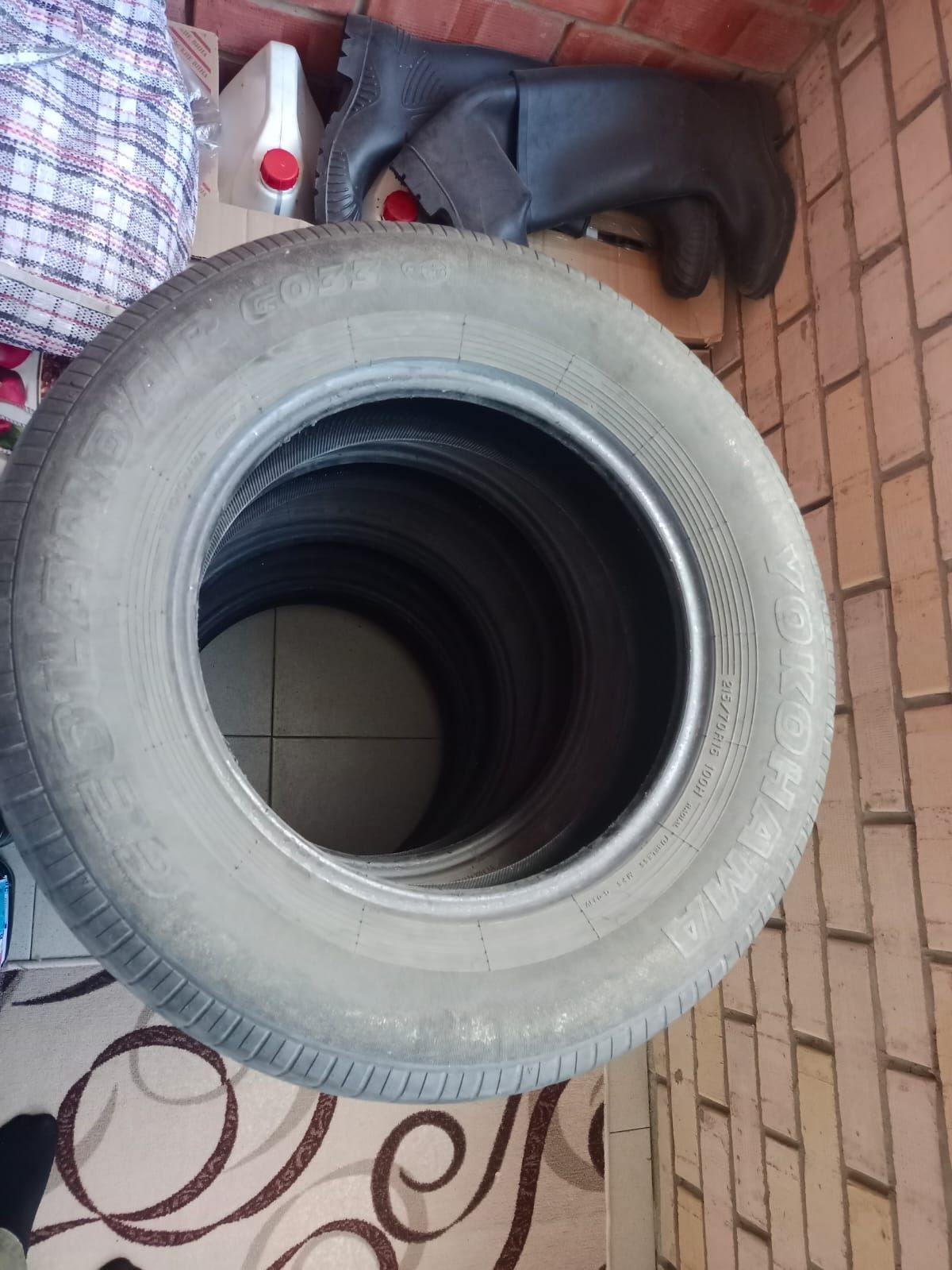 Продам шины 215/70 R16