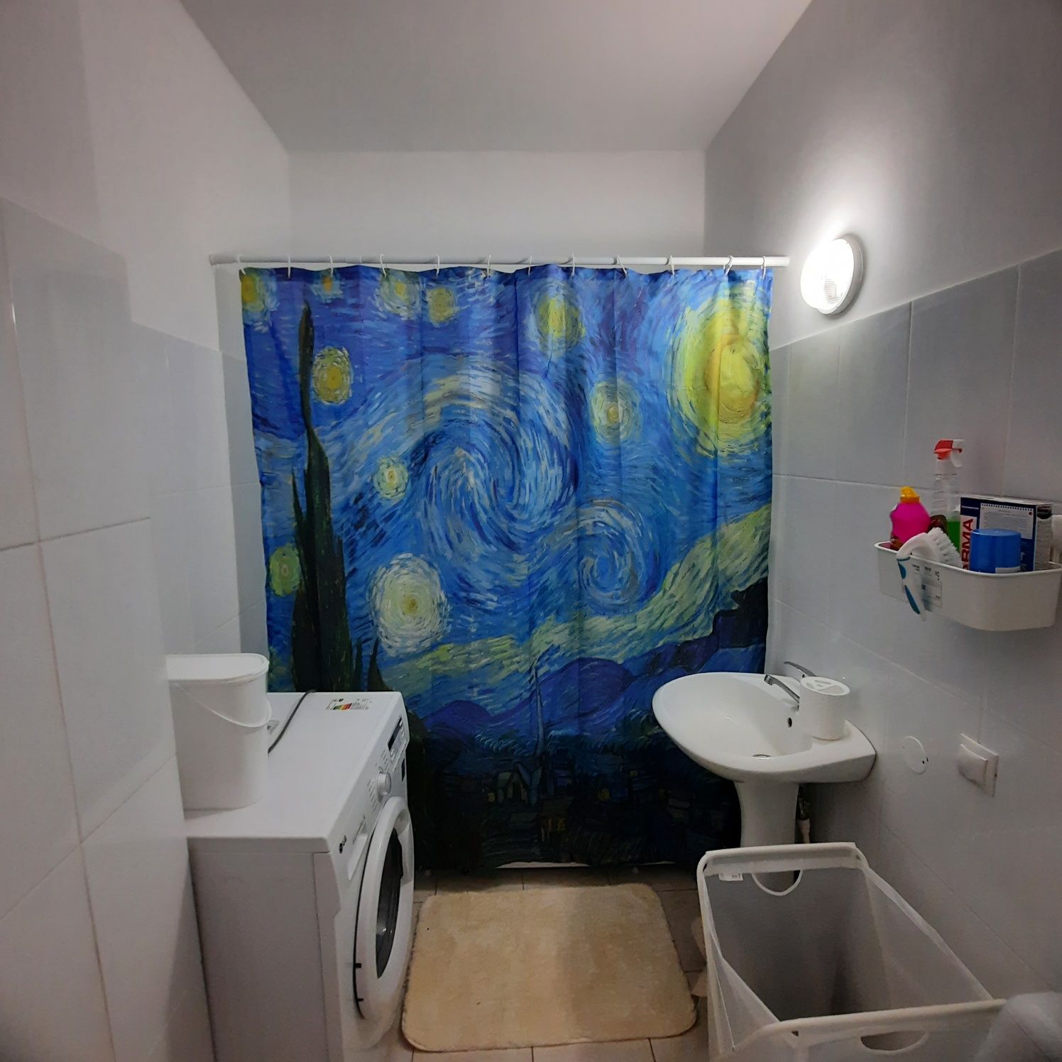 Продам упакованную  1ком.кв. в 10 мкр.