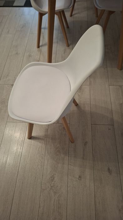 Set masa cu 4 scaune