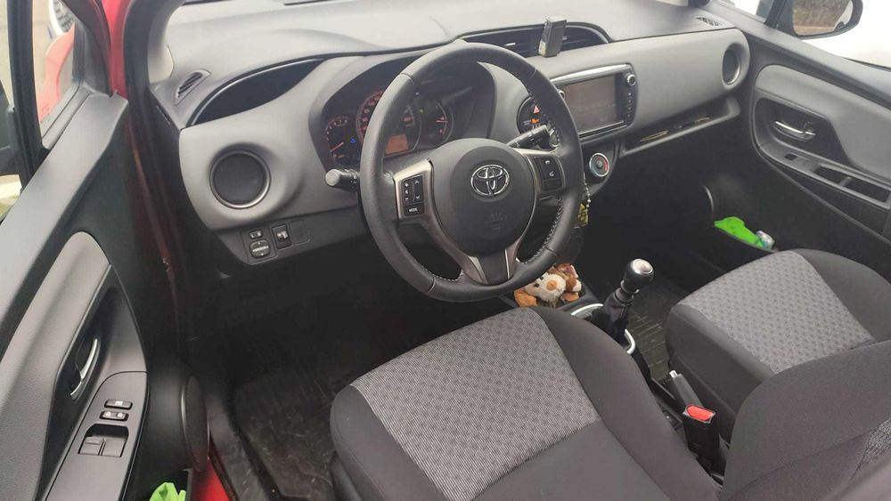 Toyota Yaris 1.33 VVT-I cu  11.561 km reali !