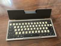 Bluetooth klaviatura KF8700 xolati ummuman ishlatilmagan