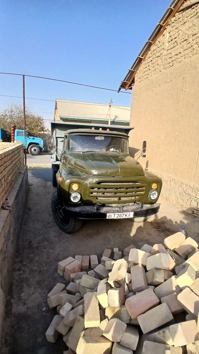 Zil selxoz yuk  uzi agdaruvchi Balonlari yaxshi ishlab turgan mashina