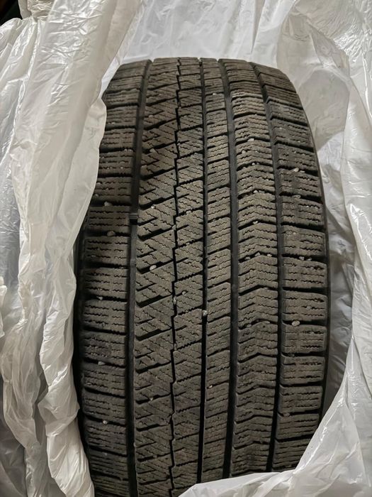 Продам зимние шины  б/у