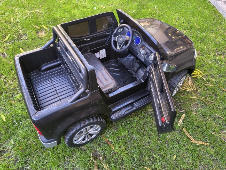 Masinuta Electrica 4x4 Mercedes-Benz X-Klass, Negru