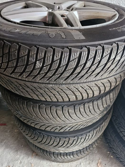 Vând Jante Mercedes 235/60/18 originale cu cauciucuri Iarna