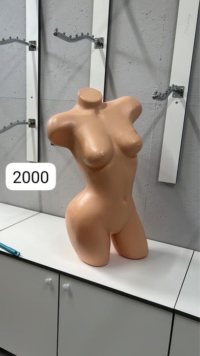 Манекены для магазин одежды